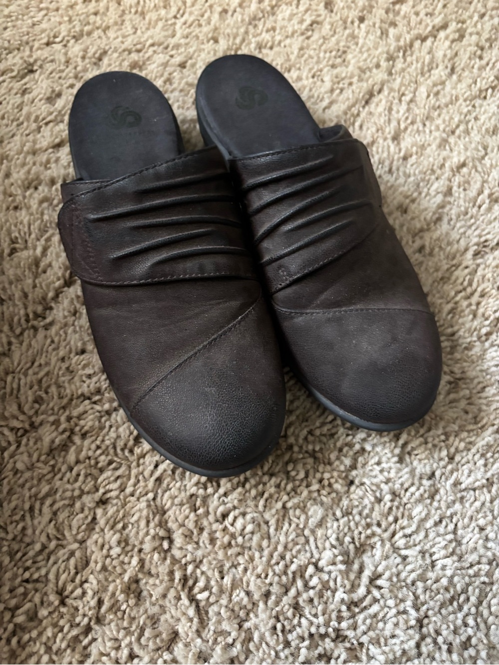 Shoes - Picture 4 of 4